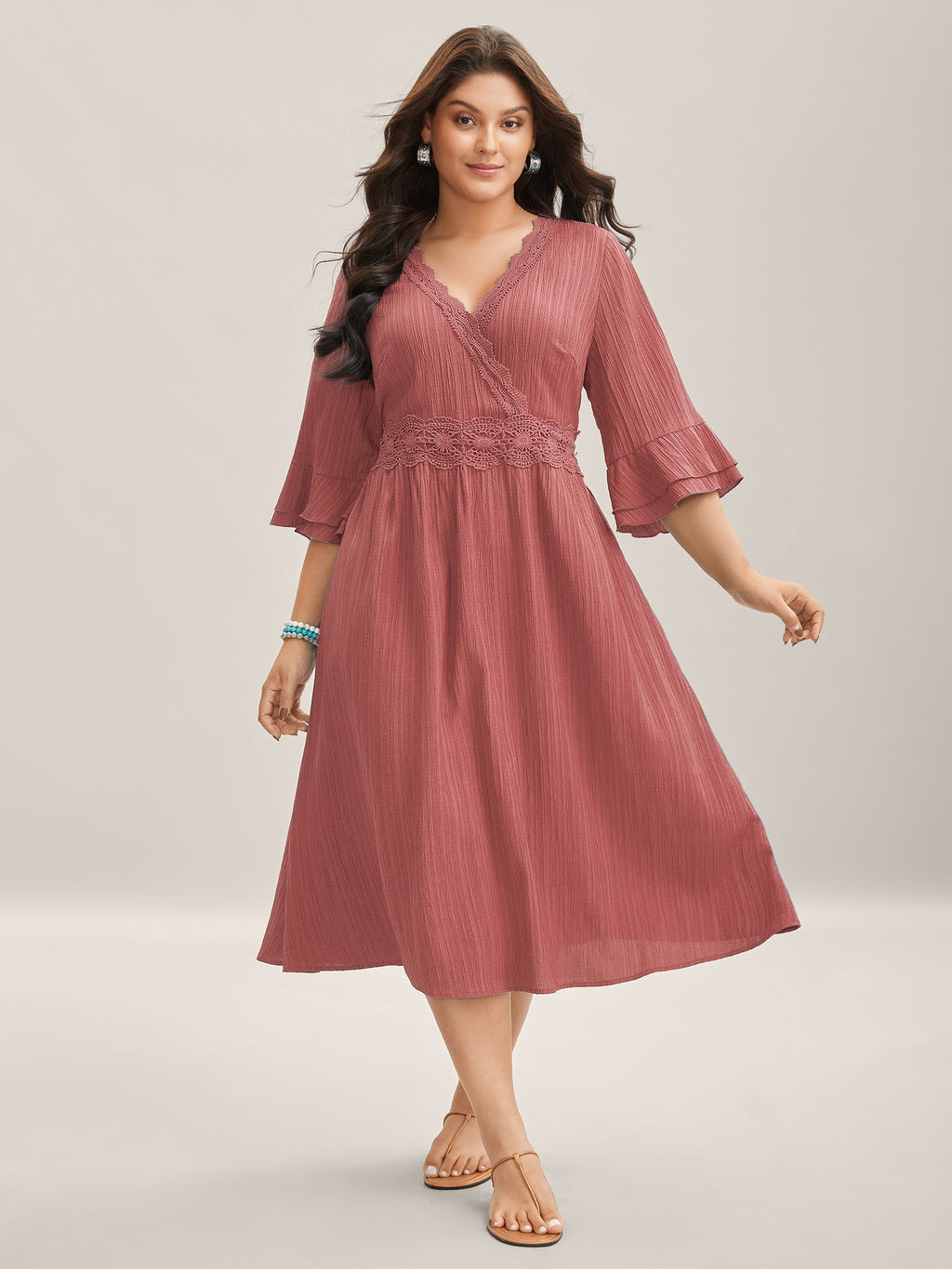 (15pcs Minimum Wholesale)Scalloped Lace Surplice Ruffled Midi Dress