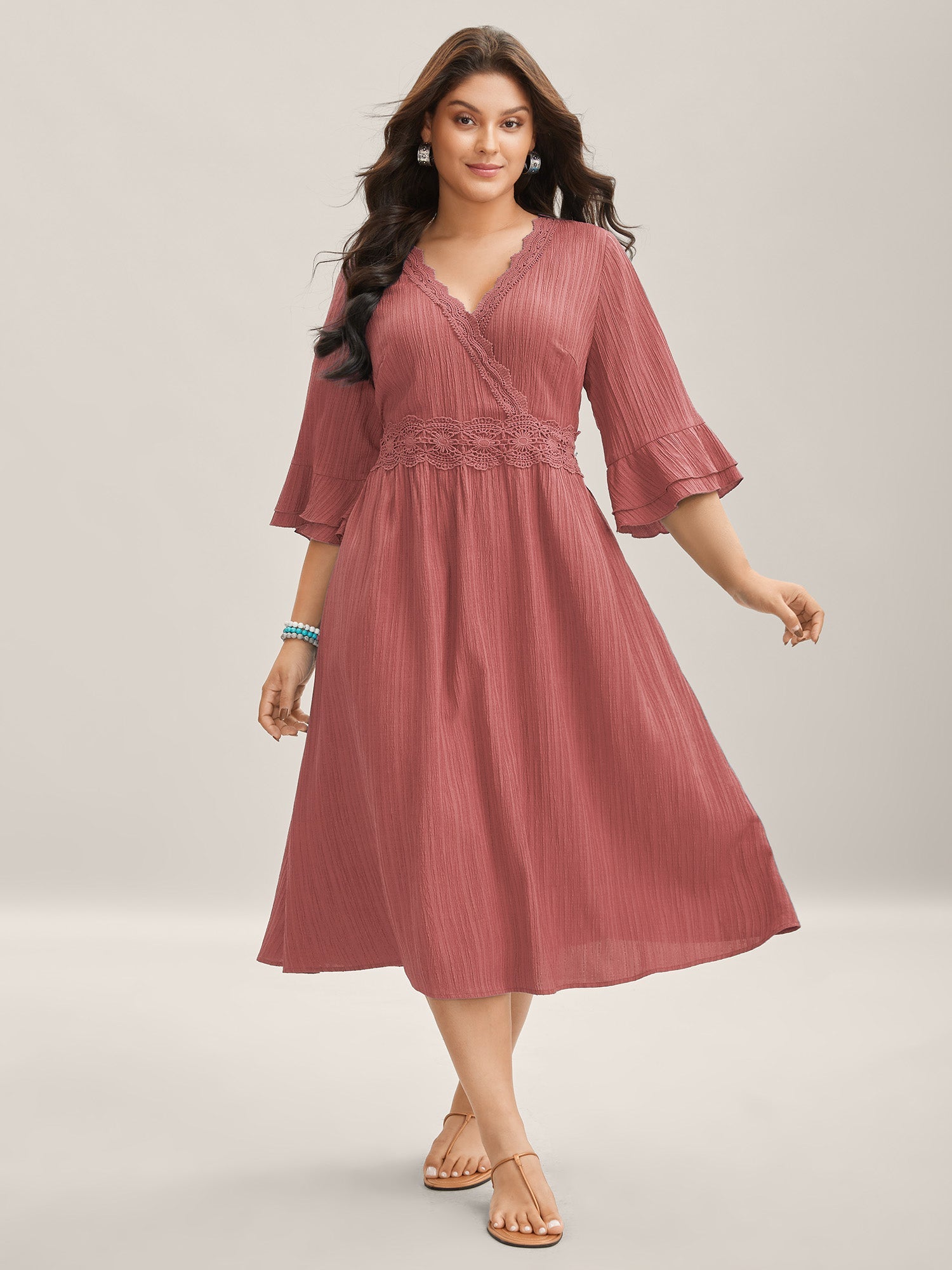 (15pcs Minimum Wholesale)Scalloped Lace Surplice Ruffled Midi Dress