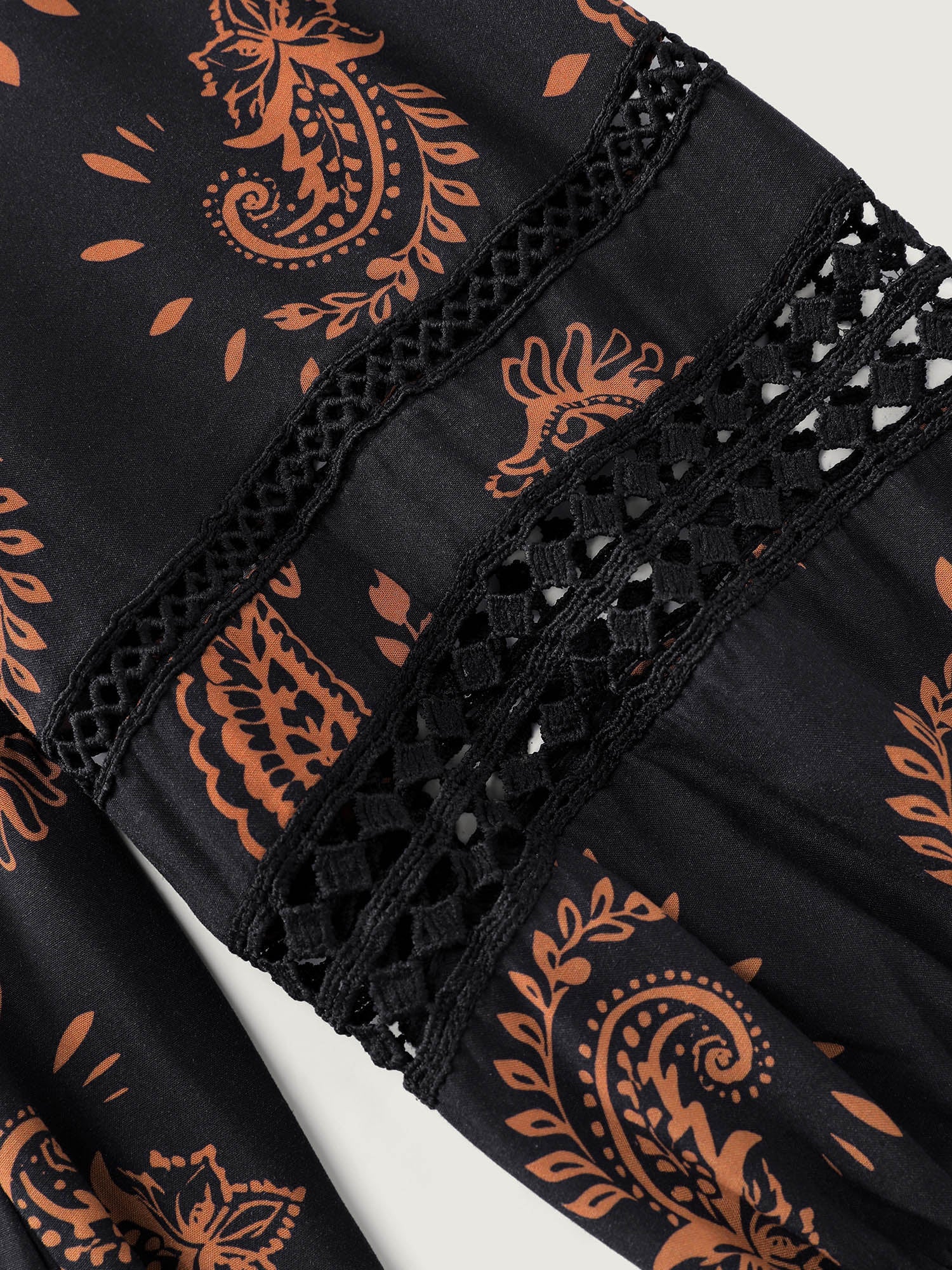 (16pcs Minimum Wholesale)Paisley Print Lace Trim Tiered Maxi Dress