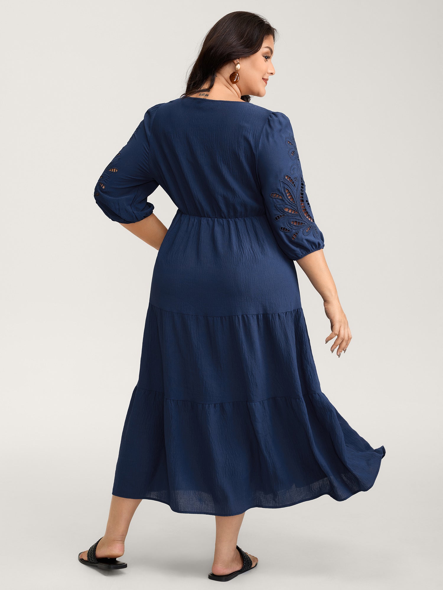 (18pcs Minimum Wholesale)Floral Cut-Out Embroidery Tiered Maxi Dress
