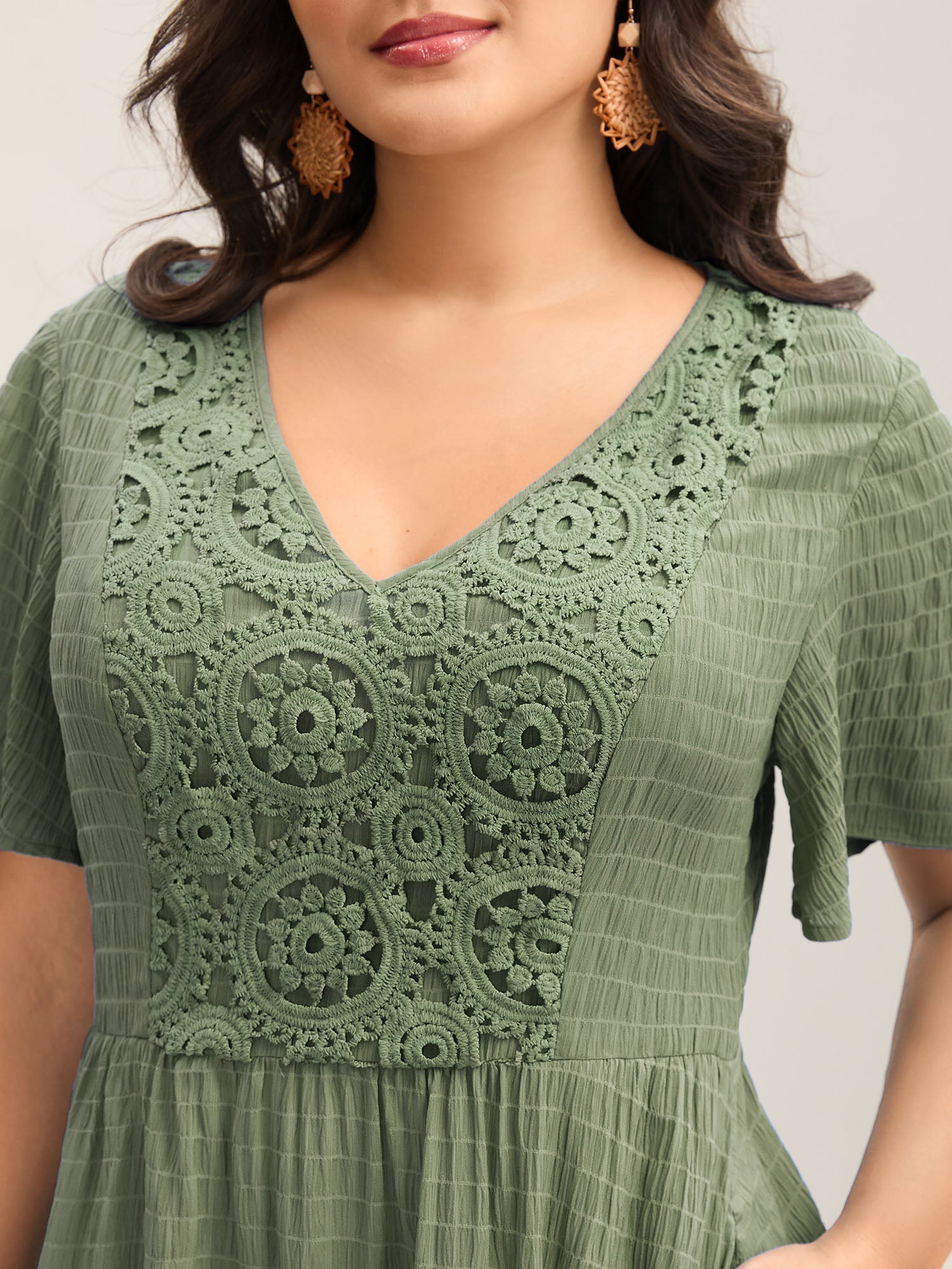 (20pcs Minimum Wholesale)Lace Textured Pockets Tiered Midi Dress